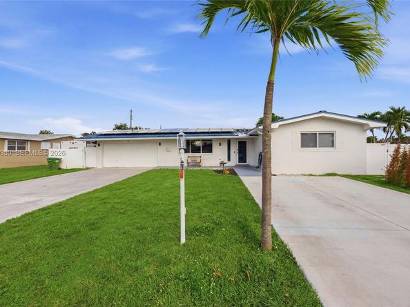 1101 NW 86th Ter, Pembroke Pines FL 33024