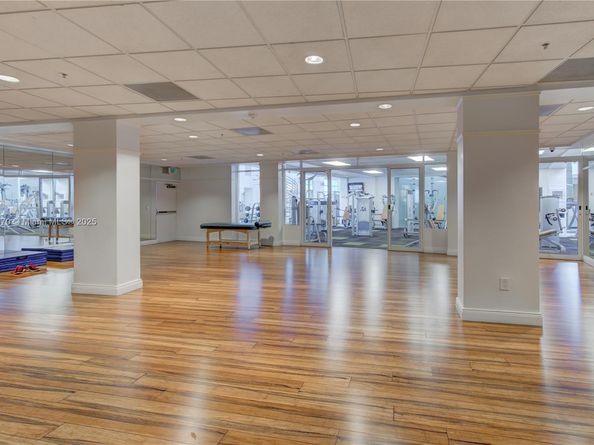 848 Brickell Key Dr 2502, Miami FL 33131