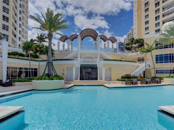 848 Brickell Key Dr 2502, Miami FL 33131