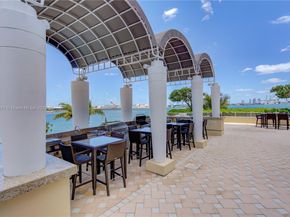 848 Brickell Key Dr 2502, Miami FL 33131