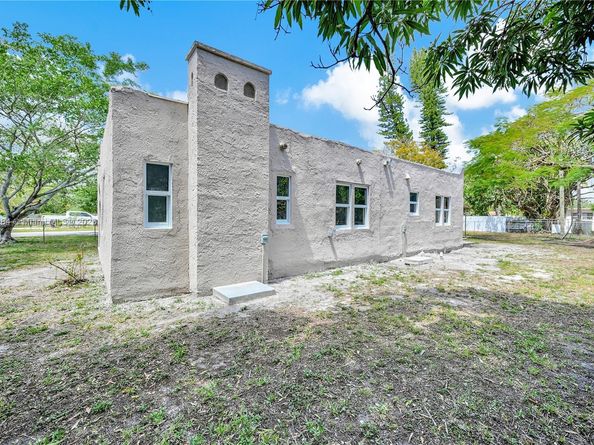1301 Sharar Ave, Opa-Locka FL 33054