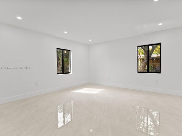 15920 NW 17th Ct, Miami Gardens FL 33054