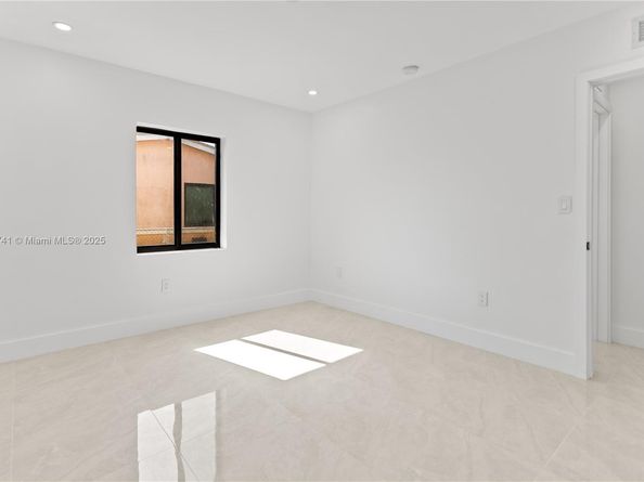 15920 NW 17th Ct, Miami Gardens FL 33054