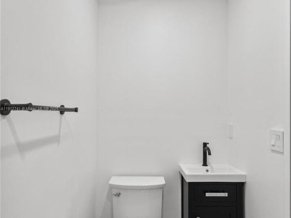 15920 NW 17th Ct, Miami Gardens FL 33054