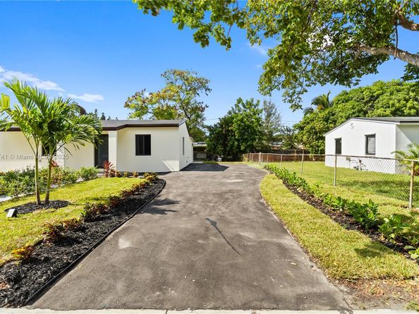 15920 NW 17th Ct, Miami Gardens FL 33054