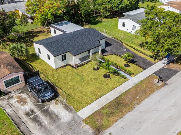 15920 NW 17th Ct, Miami Gardens FL 33054