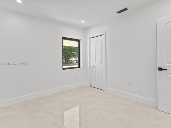 15920 NW 17th Ct, Miami Gardens FL 33054