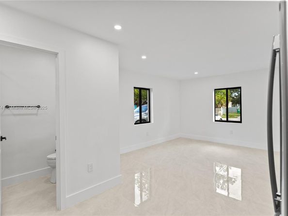 15920 NW 17th Ct, Miami Gardens FL 33054