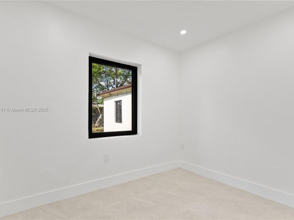 15920 NW 17th Ct, Miami Gardens FL 33054