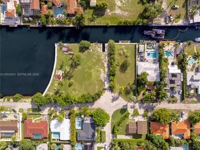 1110 NE 84th St, Miami FL 33138