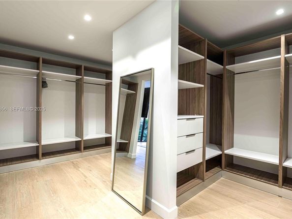 1537 SE 13th St, Fort Lauderdale FL 33316