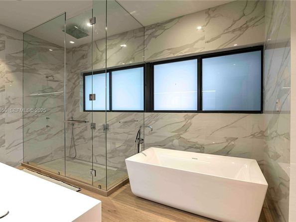 1537 SE 13th St, Fort Lauderdale FL 33316