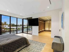 1537 SE 13th St, Fort Lauderdale FL 33316