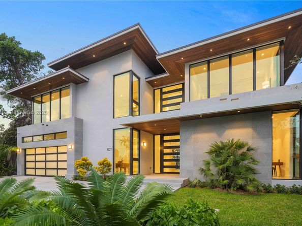 1537 SE 13th St, Fort Lauderdale FL 33316