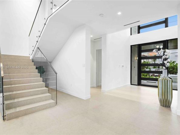 1537 SE 13th St, Fort Lauderdale FL 33316