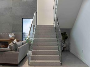 1537 SE 13th St, Fort Lauderdale FL 33316