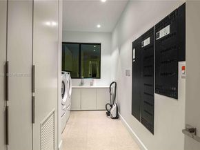 1537 SE 13th St, Fort Lauderdale FL 33316