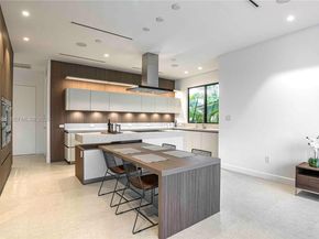 1537 SE 13th St, Fort Lauderdale FL 33316