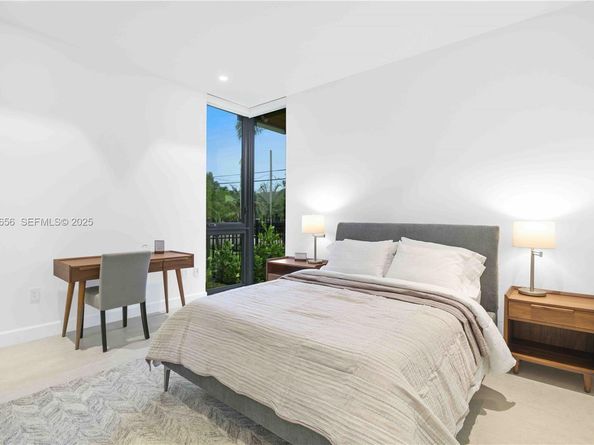 1537 SE 13th St, Fort Lauderdale FL 33316