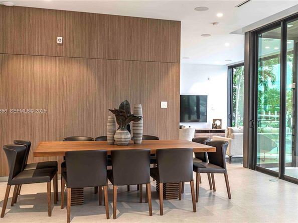 1537 SE 13th St, Fort Lauderdale FL 33316