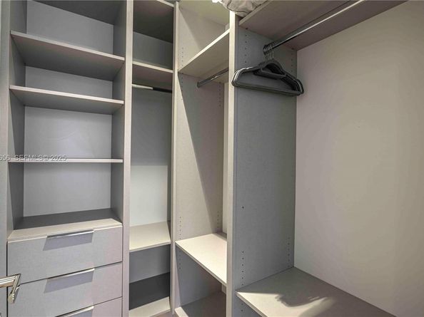 1537 SE 13th St, Fort Lauderdale FL 33316