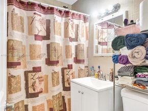 1748 NW 57th St, Miami FL 33142