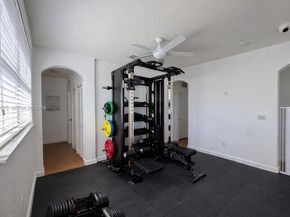 7943 NW 111th Ct, Doral FL 33178