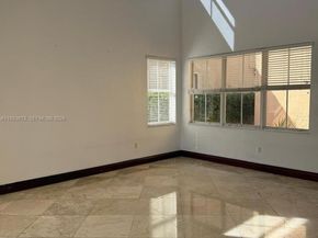 7943 NW 111th Ct, Doral FL 33178