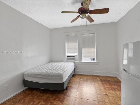 1619 SW 2nd St, Miami FL 33135