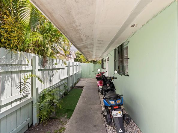 1619 SW 2nd St, Miami FL 33135
