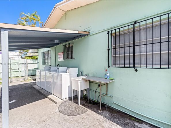 1619 SW 2nd St, Miami FL 33135