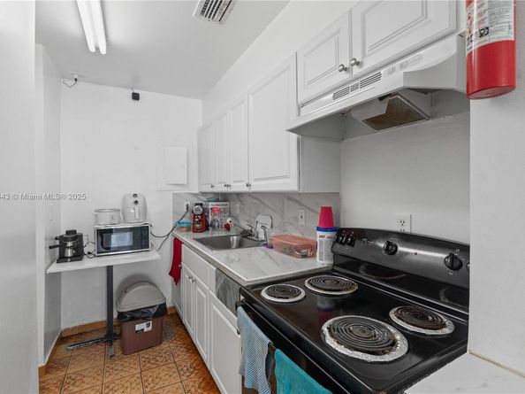 1619 SW 2nd St, Miami FL 33135