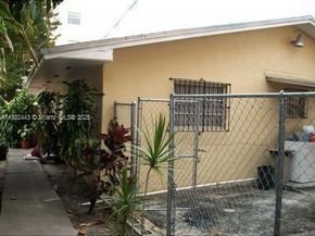1619 SW 2nd St, Miami FL 33135