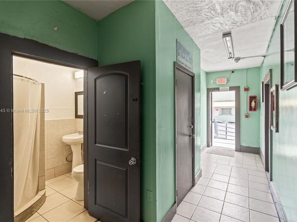 1619 SW 2nd St, Miami FL 33135