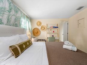 5631 Simms St, Hollywood FL 33021