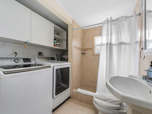 5631 Simms St, Hollywood FL 33021