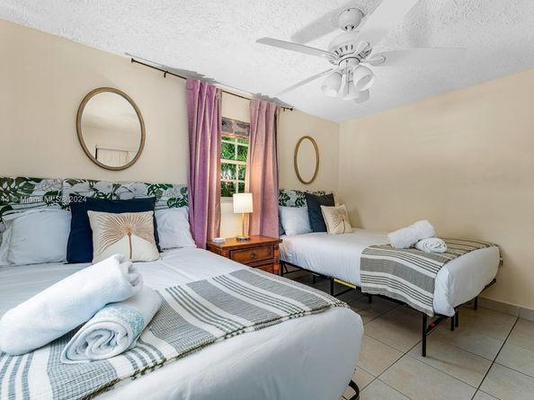 5631 Simms St, Hollywood FL 33021