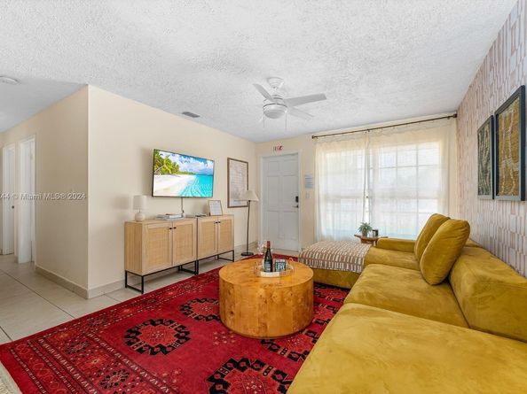 5631 Simms St, Hollywood FL 33021