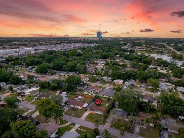 5631 Simms St, Hollywood FL 33021