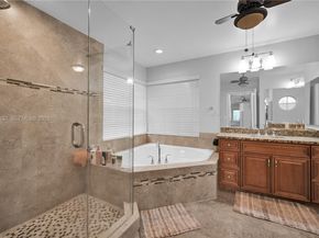 9421 Hollyhock Ct, Davie FL 33328