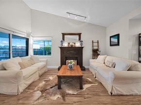 9421 Hollyhock Ct, Davie FL 33328