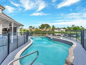 9421 Hollyhock Ct, Davie FL 33328