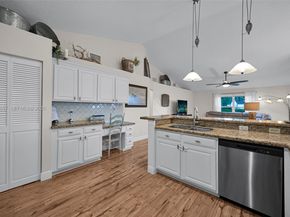 9421 Hollyhock Ct, Davie FL 33328