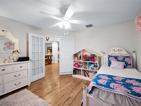 9421 Hollyhock Ct, Davie FL 33328