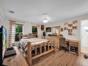 9421 Hollyhock Ct, Davie FL 33328