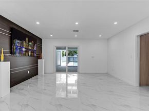 12525 SW 68th Ct, Pinecrest FL 33156