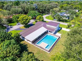 12525 SW 68th Ct, Pinecrest FL 33156