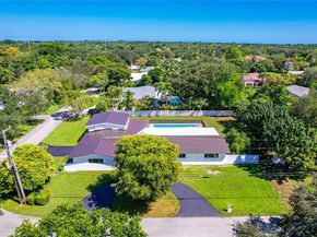 12525 SW 68th Ct, Pinecrest FL 33156