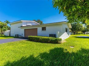 12525 SW 68th Ct, Pinecrest FL 33156