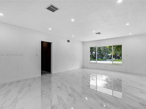 12525 SW 68th Ct, Pinecrest FL 33156